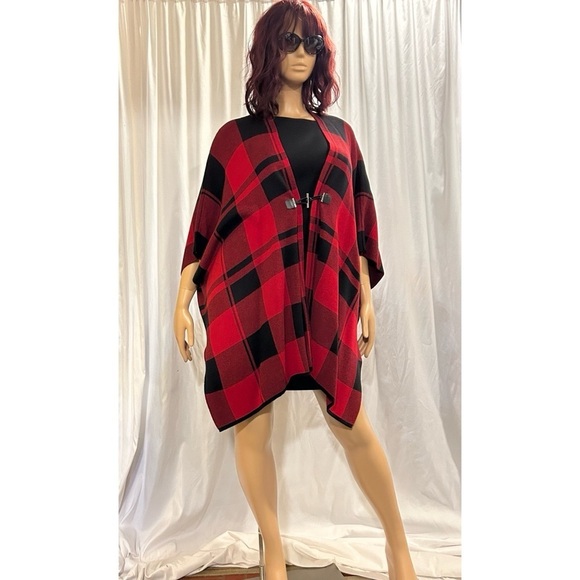 New Tommy Hilfiger Buffalo Plaid Cape NWOT - Picture 4 of 5